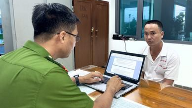 Bắt đối tượng làm giả đá quý lừa đảo 400 triệu đồng