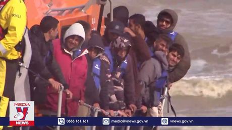 Dòng người di cư vào Anh tăng mạnh