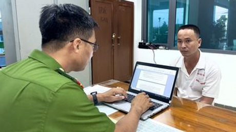 Bắt đối tượng làm giả đá quý lừa đảo 400 triệu đồng