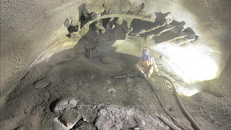 Xuất hiện trở ngại mới khi khắc phục sạt lở hầm đường sắt Chí Thạnh