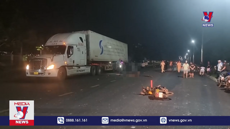 Tông đuôi xe đầu kéo, 2 cha con tử vong