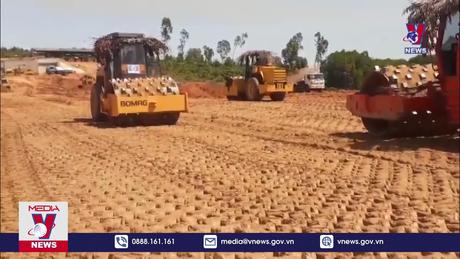 Tháo gỡ bế tắc trong giải phóng mặt bằng và thiếu nguồn vật liệu