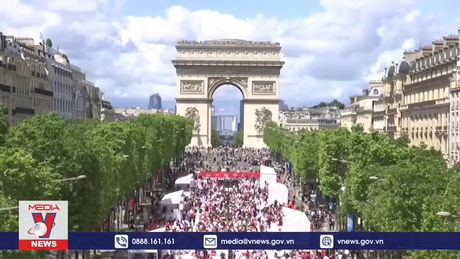 Sự kiện tôn vinh đại lộ Champs-Elysees của Pháp