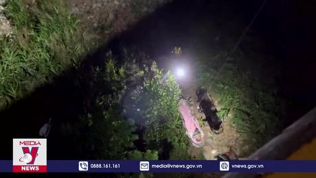 Xe tải rơi xuống vực tại Lào Cai khiến 3 người bị thương