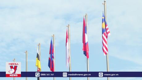 Lễ Thượng cờ các nước tham dự Đại hội Thể thao học sinh ASEAN