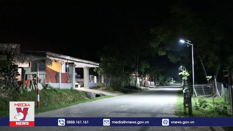 Đem ánh sáng đến các bản vùng đệm Pù Huống