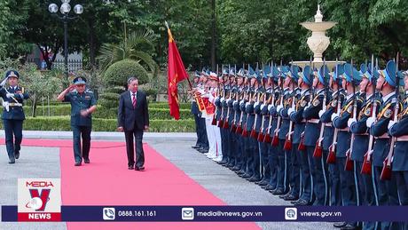 Chủ tịch nước thăm và làm việc tại Quân chủng Phòng không - Không quân