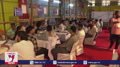 Liên minh cầm quyền ở Ấn Độ chiếm ưu thế