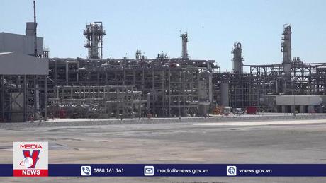 Giá dầu thế giới chạm đáy 4 tháng