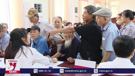 Hỗ trợ người dân mở tài khoản, nhận chế độ an sinh