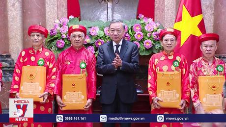 Chủ tịch nước gặp mặt đoàn đại biểu người cao tuổi tiêu biểu toàn quốc