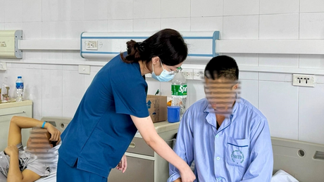 Ngộ độc gan do uống thuốc nam không rõ nguồn gốc trị sỏi thận