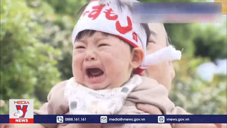 Cuộc thi khóc của 'sumo tí hon' ở Nhật Bản