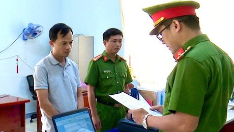 Tạm giam 2 đối tượng để điều tra về hành vi vi phạm quy định về đấu thầu