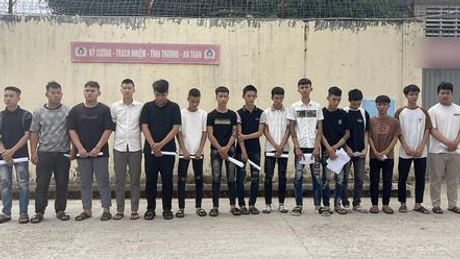 Khởi tố 24 đối tượng trong 2 nhóm chạy xe mô tô mang theo hung khí đi gây rối