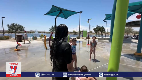 Người dân Mỹ đối phó nắng nóng bất thường