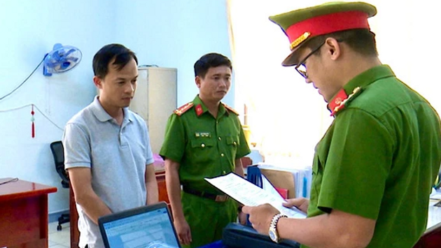 Tạm giam 2 đối tượng để điều tra về hành vi vi phạm quy định về đấu thầu