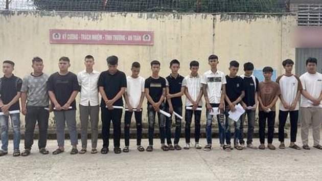Khởi tố 24 đối tượng trong 2 nhóm chạy xe mô tô mang theo hung khí đi gây rối