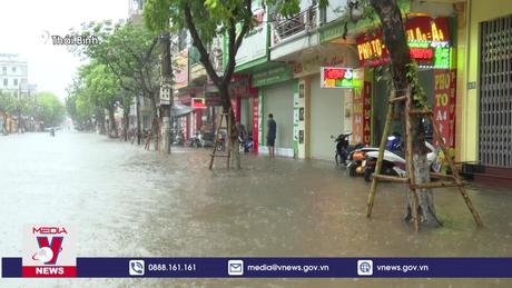 Thái Bình: Nhiều tuyến phố biến thành sông sau trận mưa lớn