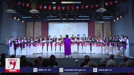 15 năm các giai điệu Tổ quốc ngân vang trên đất Pháp