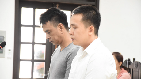 Phạt tù 2 đối tượng đâm chết người vì bị ngăn cản mời bia