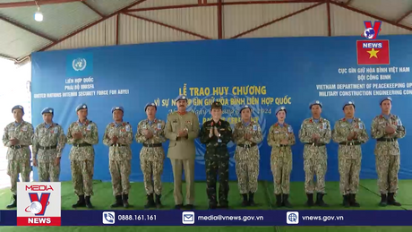 Lực lượng GGHB Việt Nam nhận Huy chương Vì sự nghiệp GGHB LHQ