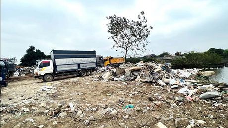 Đổ hơn 2.000 tấn chất thải rắn gây ô nhiễm môi trường, đối tượng bị khởi tố