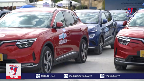 Hỗ trợ doanh nghiệp kinh doanh taxi chuyển đổi sang xe điện