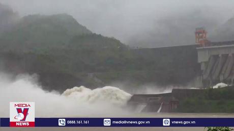13 giờ chiều nay, thủy điện Sơn La, Tuyên Quang mở cửa xả lũ