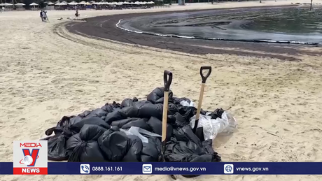 Sự cố tràn dầu tại khu vực biển của Singapore