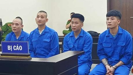 Chủ nhà và thợ xây dựng “quyết chiến” giữa phố vì mâu thuẫn trong thi công