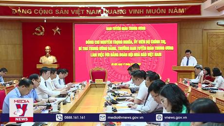 Tăng cường bồi dưỡng đạo đức, nghiệp vụ cho người làm báo