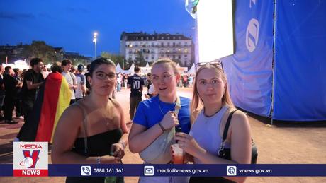 Sôi động không khí tại fanzone ở Geneva