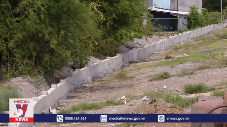 Khắc phục bùn đất đổ xuống khu dân cư từ cụm công nghiệp Cẩm Lệ