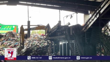 Nhà máy rác ngừng hoạt động do chưa được thanh toán tiền