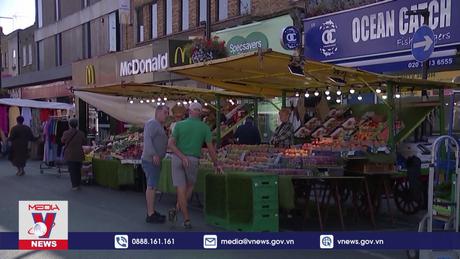 Lạm phát Anh về ngưỡng mục tiêu