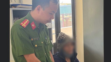 Người phụ nữ bán vàng để chuyển tiền cho 'Công an' vì 'liên quan đến án ma túy lớn'