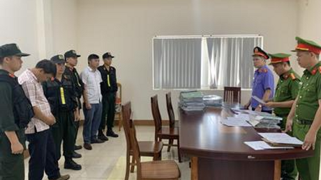 Khởi tố 4 đối tượng lợi dụng chức vụ, quyền hạn để vi phạm về đất đai