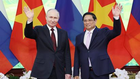 Thủ tướng Phạm Minh Chính hội kiến Tổng thống Liên bang Nga Vladimir Putin