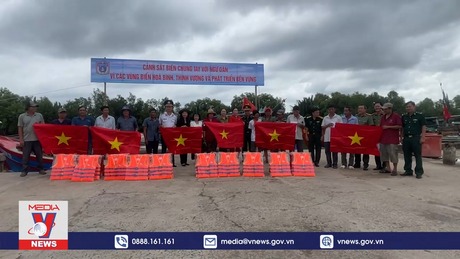 Cảnh sát biển đồng hành với ngư dân Trà Vinh