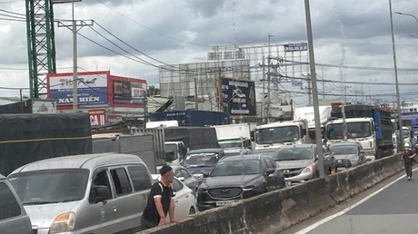 Quốc lộ 51 và cao tốc Thành phố Hồ Chí Minh - Long Thành - Dầu Giây kẹt xe nặng do tai nạn liên hoàn