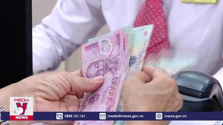 Tiền gửi của người dân lập kỷ lục mới