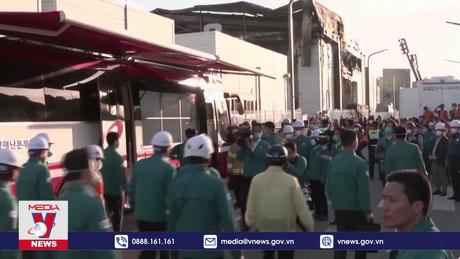 Tổng thống Hàn Quốc thị sát hiện trường vụ cháy nhà máy pin