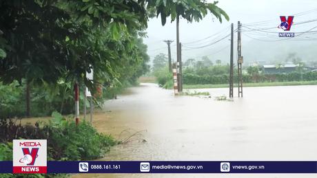 Mưa lớn gây sạt lở, ách tắc nhiều tuyến đường vùng cao Lào Cai 