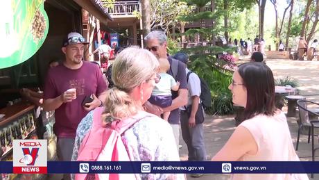 Lào miễn thị thực cho du khách Trung Quốc