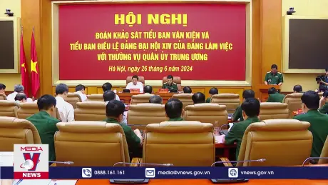 Đoàn Tiểu ban Văn kiện làm việc với Quân ủy Trung ương
