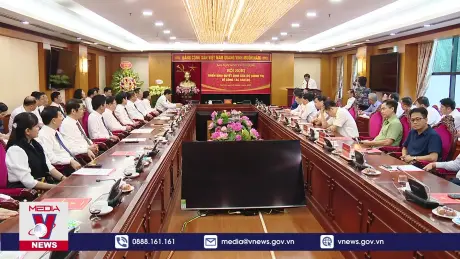 Triển khai quyết định của Bộ Chính trị về công tác cán bộ