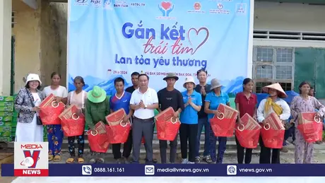 Trao hàng trăm suất quà cho học sinh và người nghèo tại Gia Lai