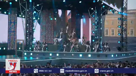 Lễ trưởng thành của học sinh phổ thông Nga