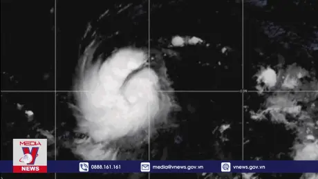 Bão Beryl mạnh lên ngoài khơi Barbados